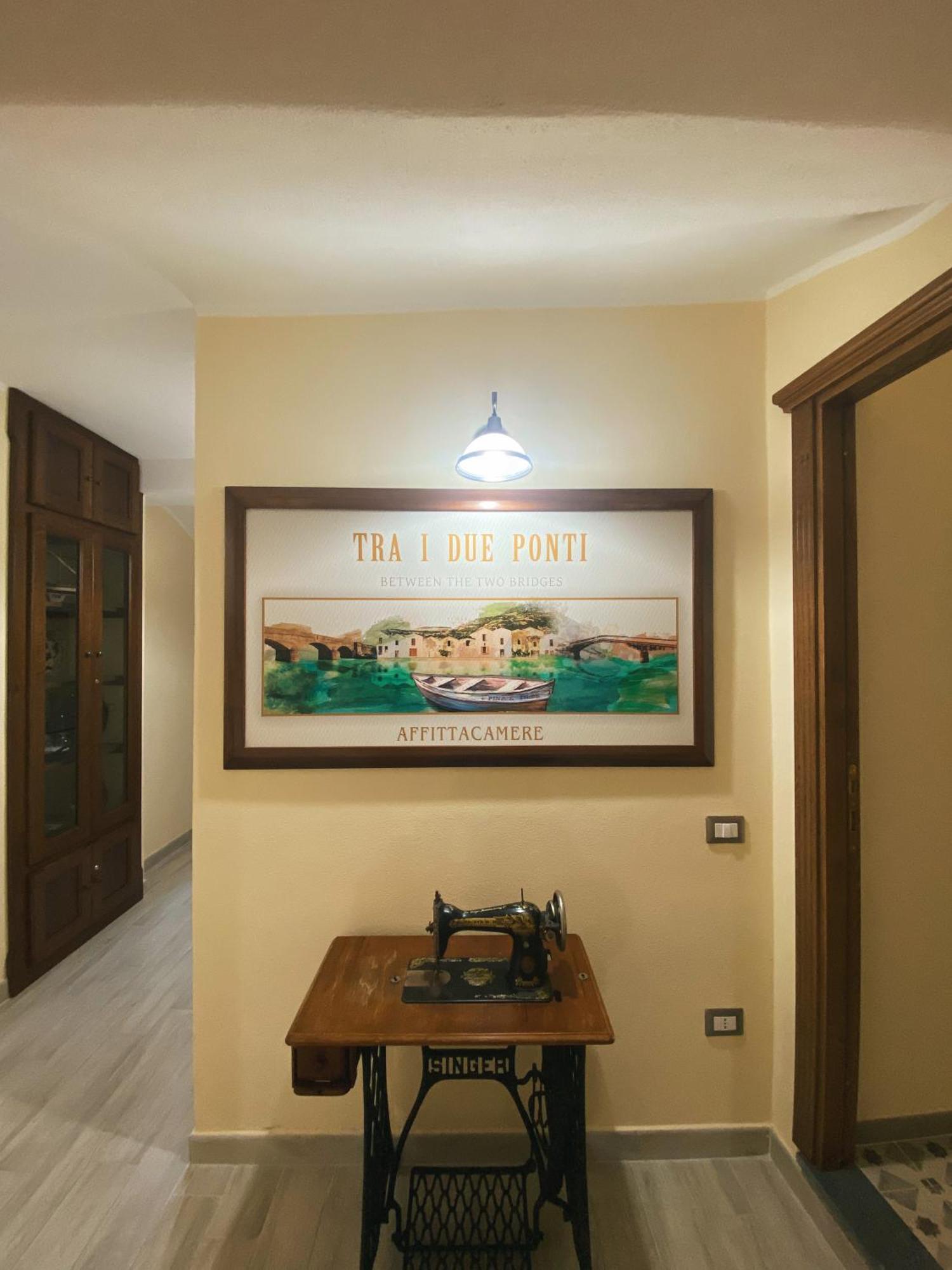 Hotel Tra I Due Ponti à Bosa Extérieur photo