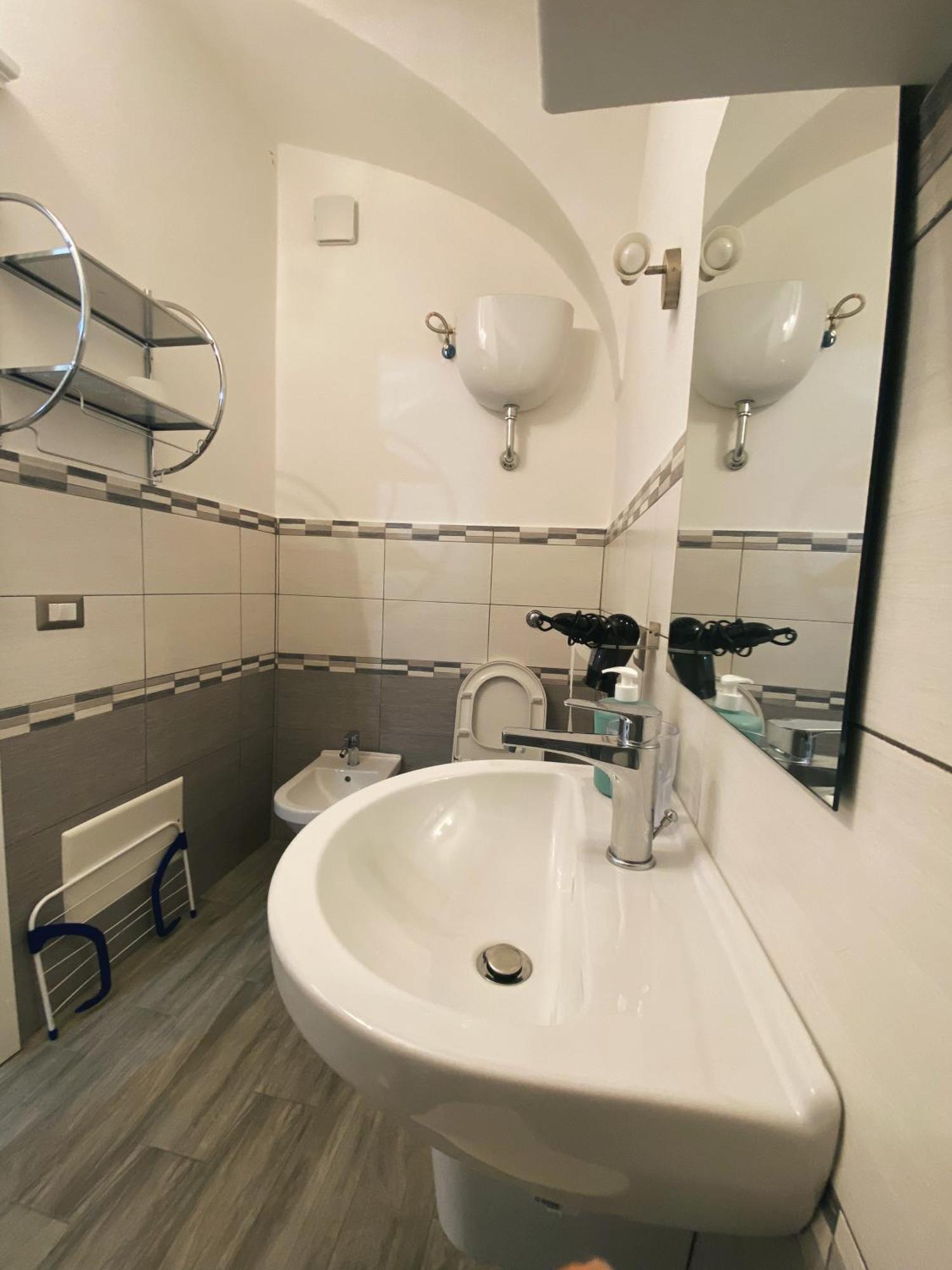 Hotel Tra I Due Ponti à Bosa Extérieur photo